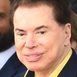Silvio Santos aparece brincando em família meses após afastamento da televisão
