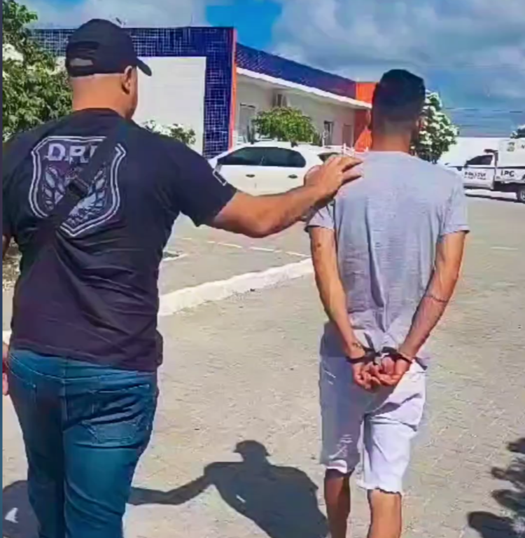 Polícia Civil prende homem que esfaqueou mulher ao roubar aparelho celular em Campina Grande