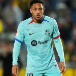 Vitor Roque atua 19 minutos em estreia no Barcelona com virada sobre Las Palmas nos acréscimos