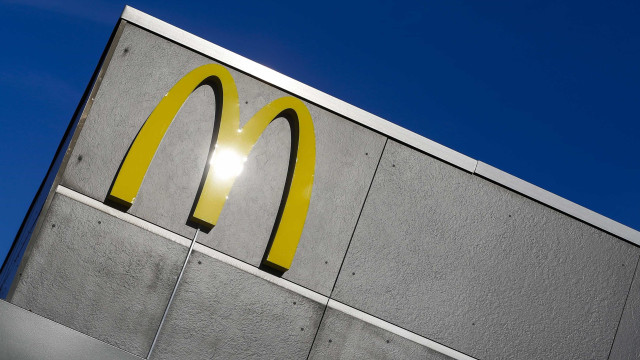 McDonald's enfrenta queixa de clientes por 'sumiço' de McFish logo após relançamento