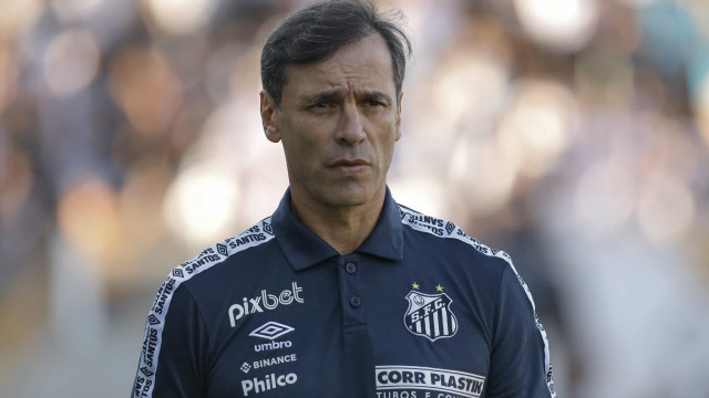 Santos tem transferban na Fifa por dívida milionária com Fabián Bustos