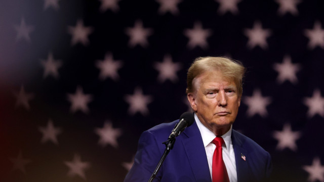 Juiz nega recurso, e Trump vai a julgamento por pagamentos a atriz pornô