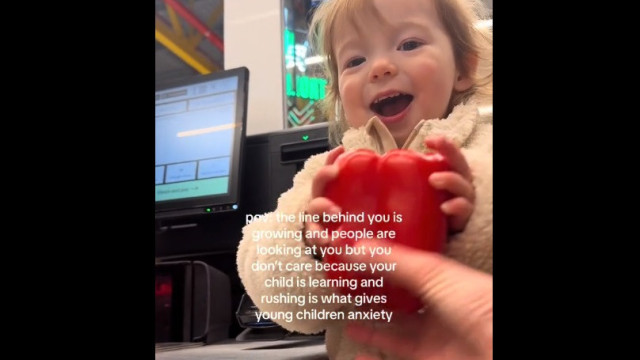 Pais 'causam' fila em supermercado por causa da filha; web se divide