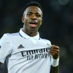 Real sofre, mas segue vivo na Champions com irritação e gol de Vini Jr