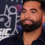 Cantor Kendji Girac sofre acidente doméstico e o estado dele é grave