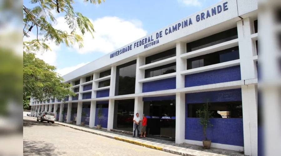 Professores da UFCG entram em greve por tempo indeterminado