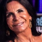 Gretchen surge sem prótese capilar e revela que 'perdeu todo o cabelo'