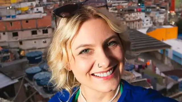 Lea Maria, a 'alemã de cria', faz humor com suas experiências como gringa no Brasil