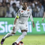 Neymar sofreu mais faltas em 45 minutos que média desde estreia no PSG