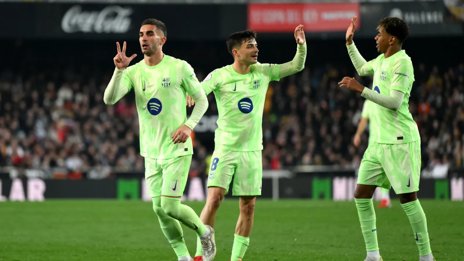 Barcelona massacra Valencia com tripla lei do ex e avança na Copa do Rei