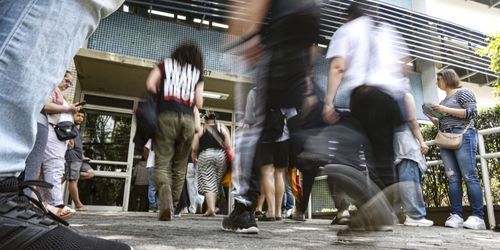 Entenda como é calculada a nota das provas objetivas do Enem 2025