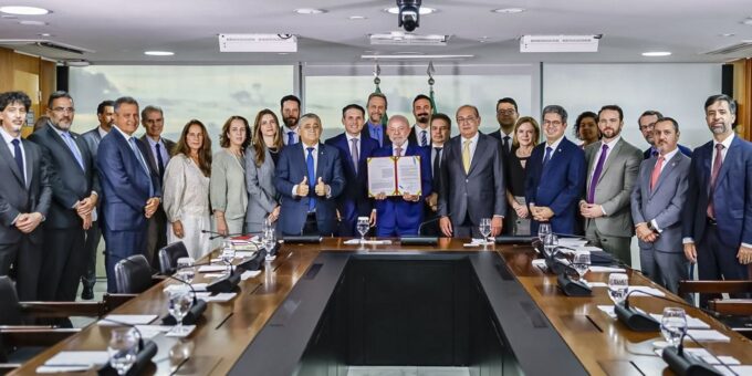 Lula sanciona Lei Antifacção e ressalta prisão de magnatas do crime