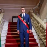 Lucas Ribeiro entrega obras, ônibus escolares e novo helicóptero da Segurança em Campina e Queimadas