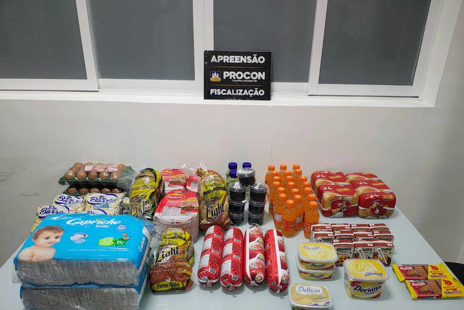 Procon de Campina Grande autua supermercado após encontrar 63 produtos vencidos no Pedregal