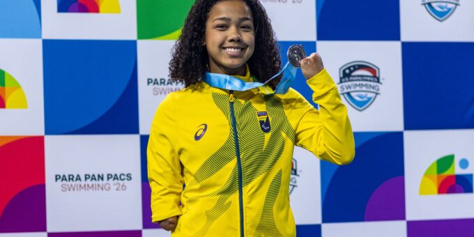 Alessandra Oliveira quebra recorde mundial no Parapan-Pacífico de natação