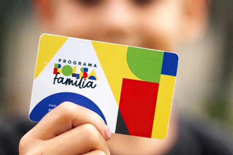 Caixa paga Bolsa Família de agosto a beneficiários com NIS final 9