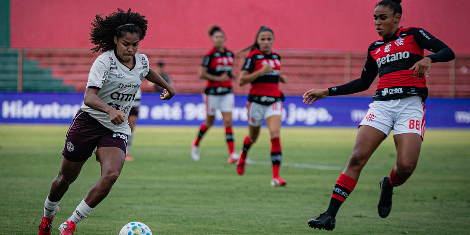 Flamengo vence a Ferroviária por 1 a 0 na ida das quartas do Brasileirão Feminino