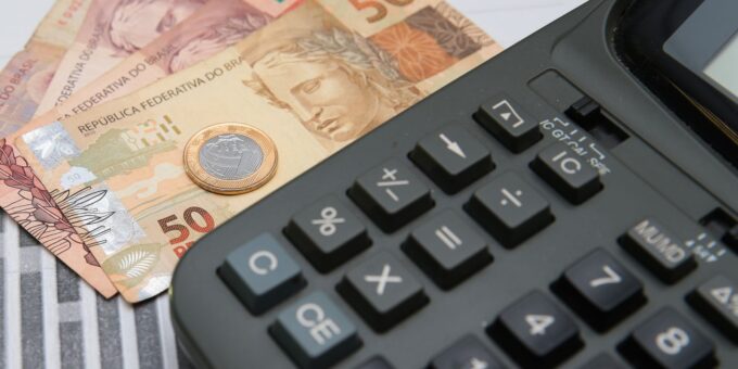 Governo estima arrecadar R$ 636 bilhões com a CBS em 2027