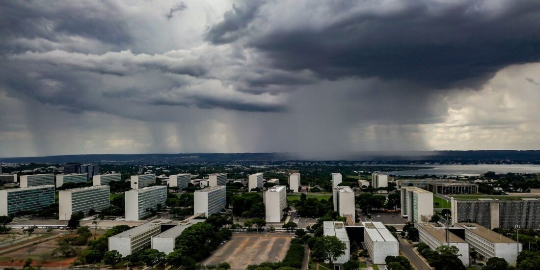 Orçamento de 2027 limita ganho real de servidores federais