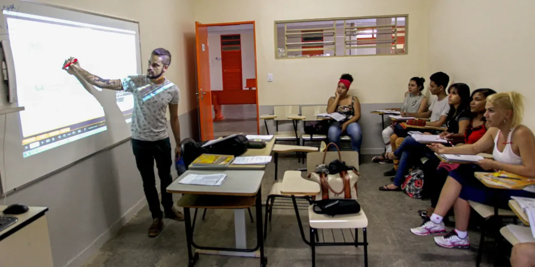 Pé-de-Meia paga parcela a estudantes nascidos em maio e junho nesta quarta