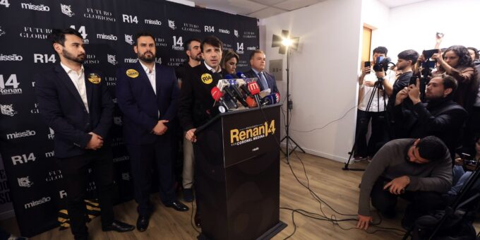 Renan Santos anuncia pedido de liminar contra suspensão de candidatura