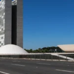 Votação da MP que zera a “taxa das blusinhas” é adiada para terça-feira