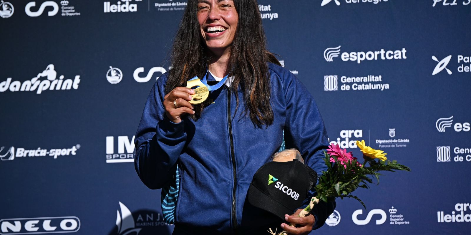 Ana Sátila conquista ouro no C1 na etapa da Copa do Mundo na Espanha
