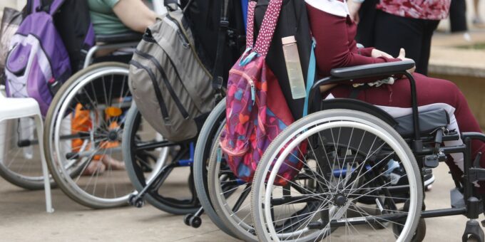 Analfabetismo entre jovens com deficiência é 12 vezes maior, aponta IBGE
