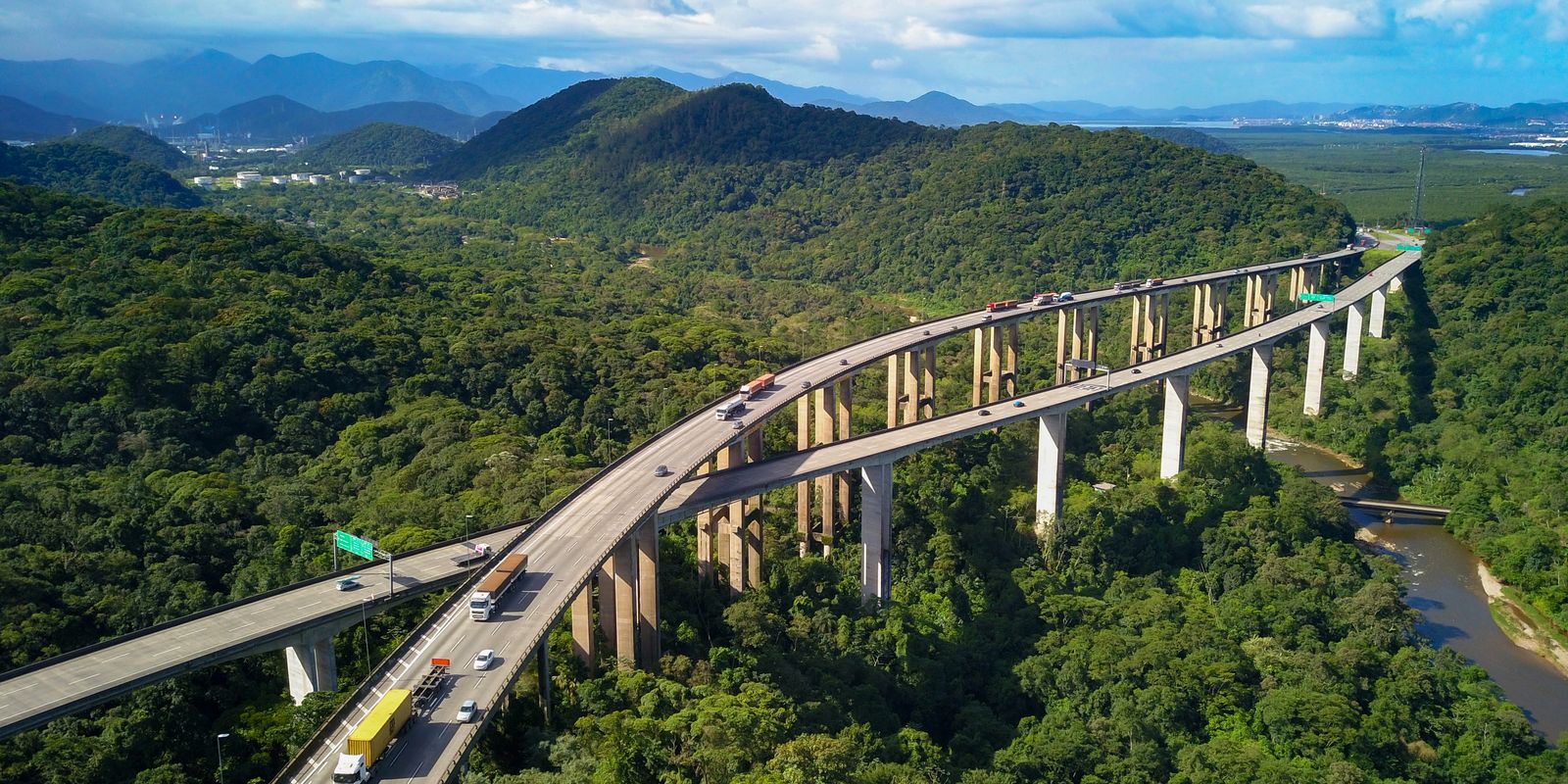Brasil precisa mais que dobrar investimentos em infraestrutura, diz CNI