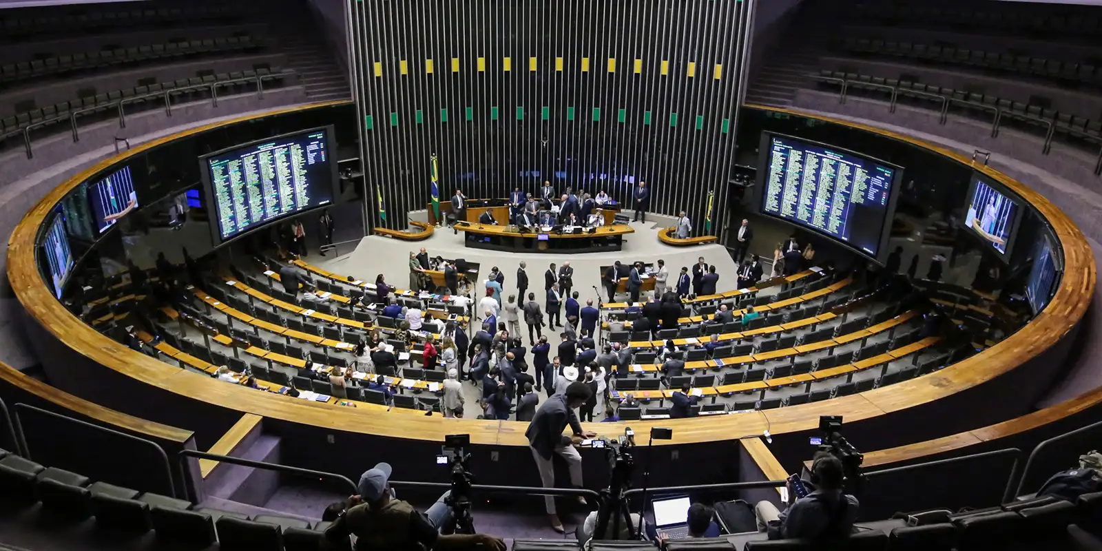 Câmara aprova MP que zera taxa de importação para compras de até US$ 50