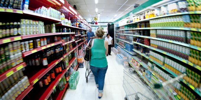 Cesta básica fica mais barata em 25 capitais brasileiras em agosto