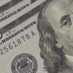 Dólar cai a R$ 5,08 e bolsa atinge maior nível desde maio