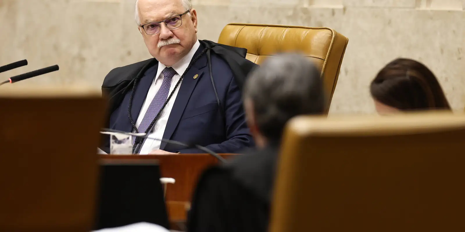 Fachin afirma que crise no STF será tratada dentro da legalidade