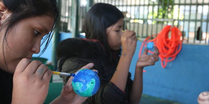 Formação contínua é essencial para ensino de ciência e tecnologia, diz pesquisadora