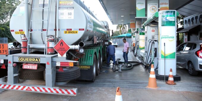 Governo abre R$ 6,98 bilhões em créditos para combustíveis e agricultura familiar
