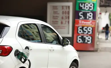 Petrobras eleva diesel nas refinarias, mas subsídio mantém preço