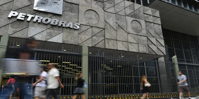 Petrobras fecha contrato de 22 anos para comprar GNL dos Estados Unidos