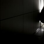 Profissionais alertam para risco de suicídio associado à dependência em bets