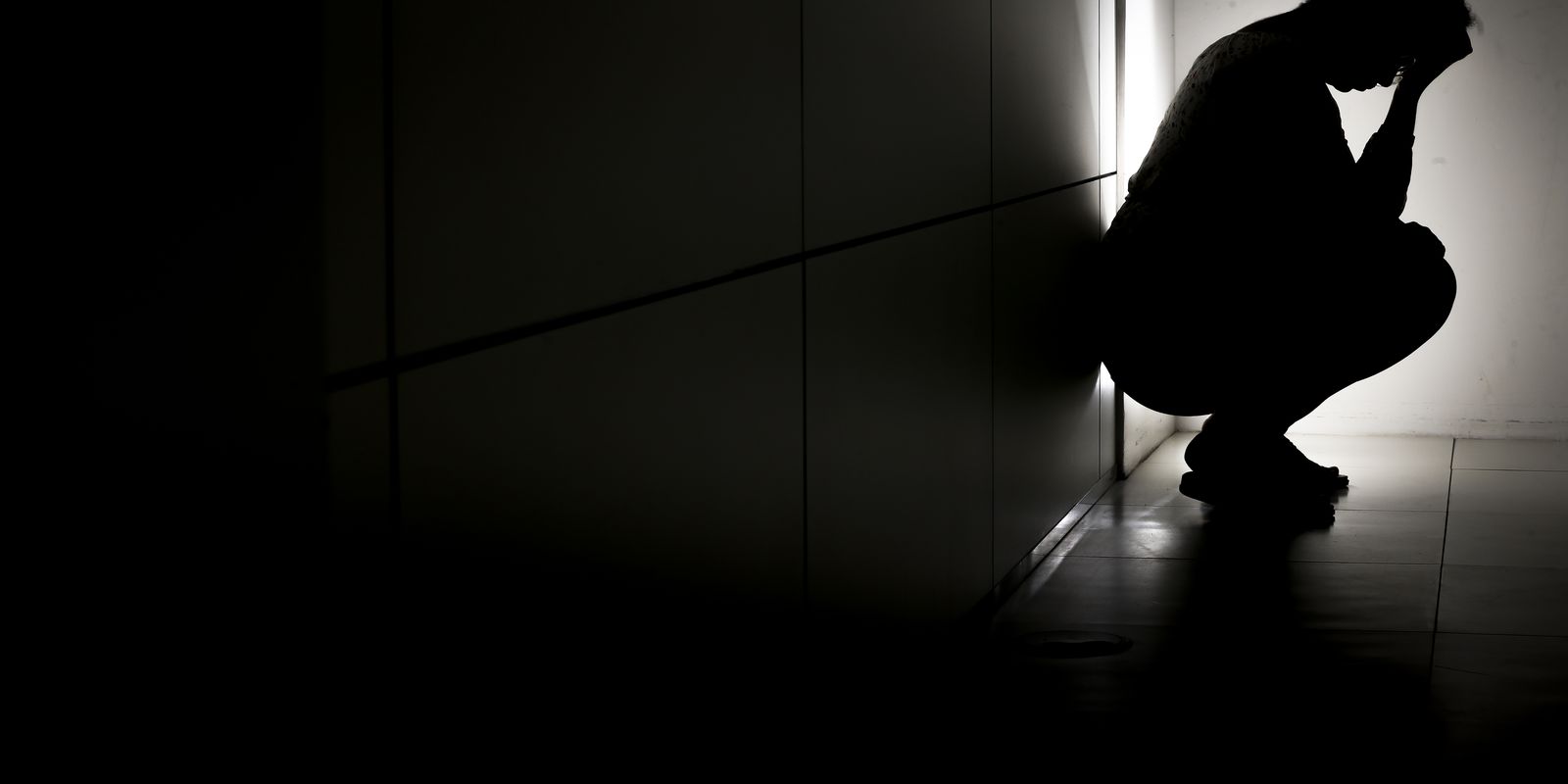 Profissionais alertam para risco de suicídio associado à dependência em bets