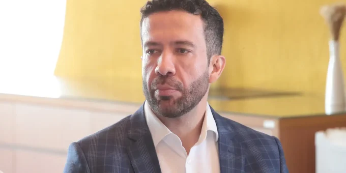 André Janones recebe alta após internação por arritmia em São Paulo