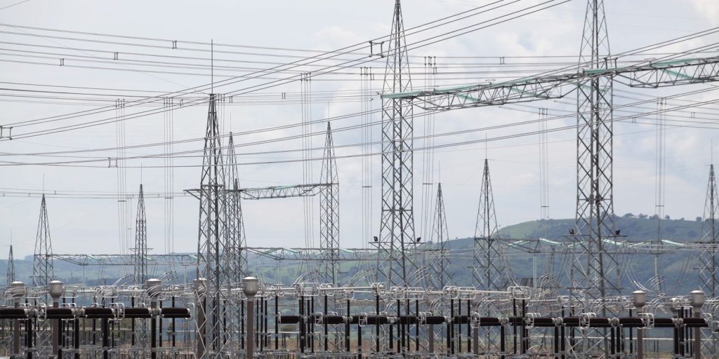Aneel prevê três leilões de transmissão de energia em 2027