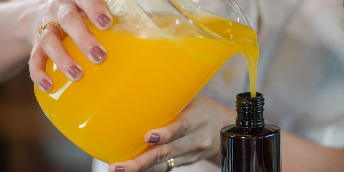 Anvisa autoriza fabricação artesanal de sete categorias de cosméticos
