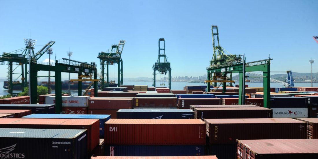 Balança comercial brasileira tem superávit de US$ 7,74 bilhões em setembro