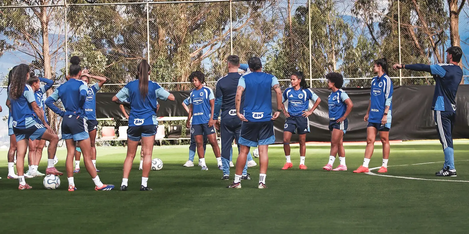 Cruzeiro vence LDU por 2 a 1 na estreia da Libertadores Feminina