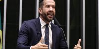 Deputado André Janones é internado com arritmia em São Paulo