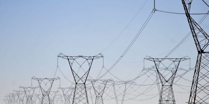 Distribuidoras reforçam operação para garantir energia nas eleições de domingo