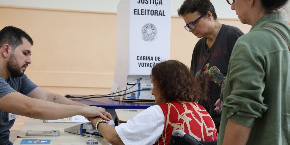 Eleitores com 70 anos ou mais aumentam presença nas urnas em 2026
