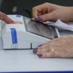 Eleitores de seis municípios aprovam transferência de distritos em plebiscitos