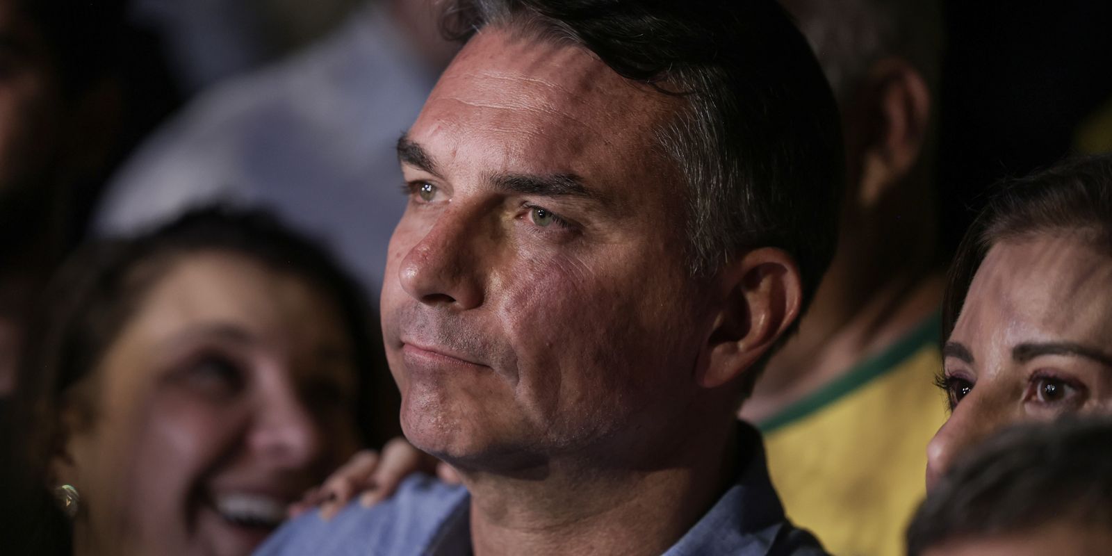 Em sabatina, Flávio Bolsonaro defende fim da reeleição e faz afirmações contestadas por dados