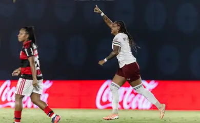 Flamengo empata sem gols com Estudiantes e decide vaga no Maracanã